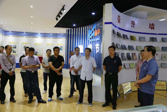 遂平县考察团到pg赏金女王模拟器在线试玩考察交流非公党建事情