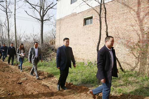 pg赏金女王模拟器在线试玩党委书记李占明深入贫困户调研，，，，，，，，助力精准扶贫
